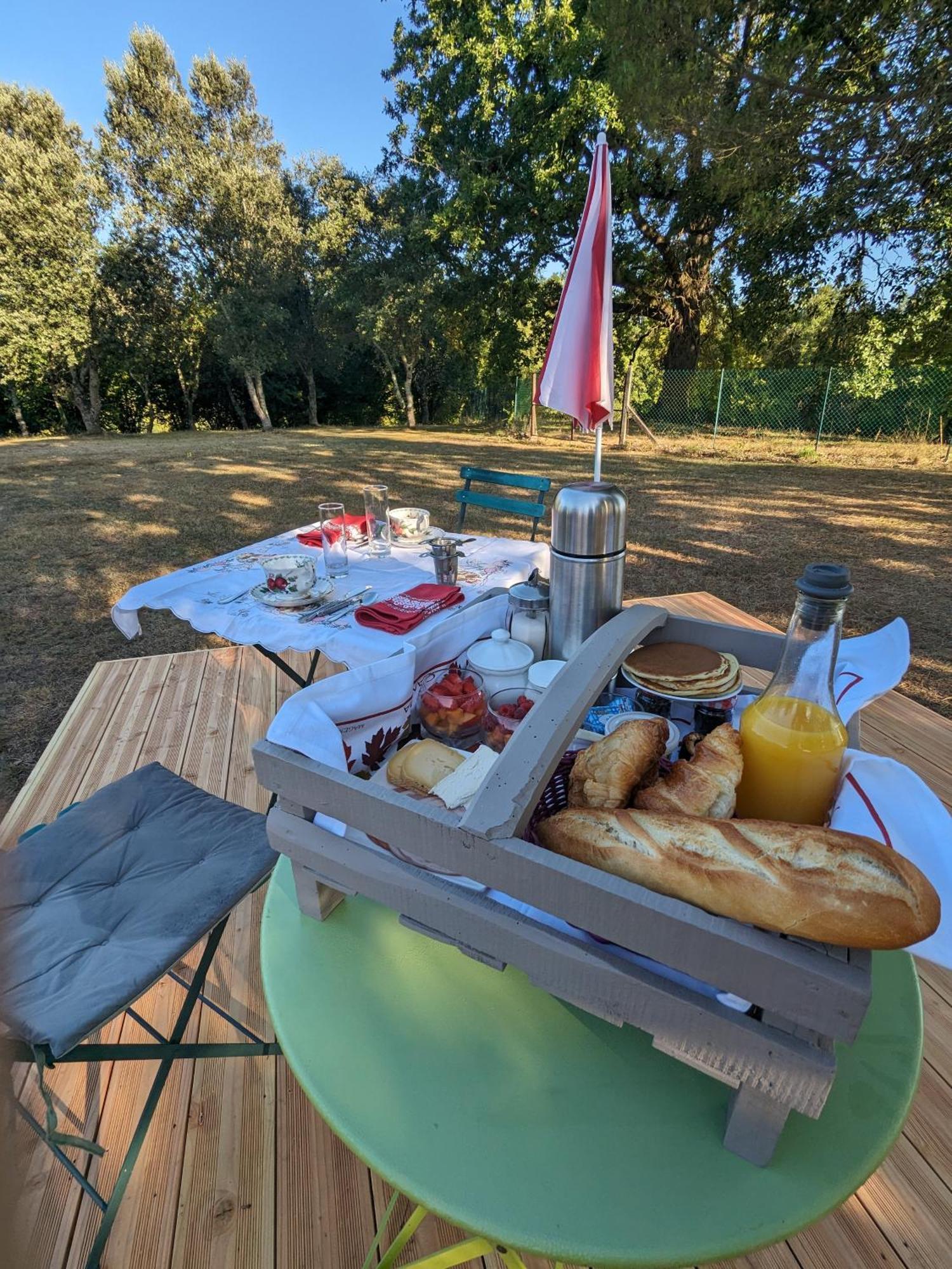La Borie Du Chevrier Hotel Sainte-Croix-de-Beaumont Eksteriør billede